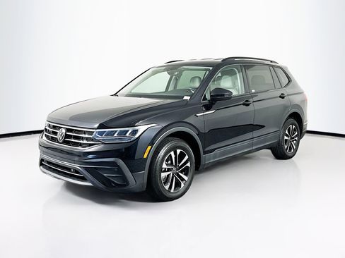 Used 2023 Volkswagen Tiguan S image 3
