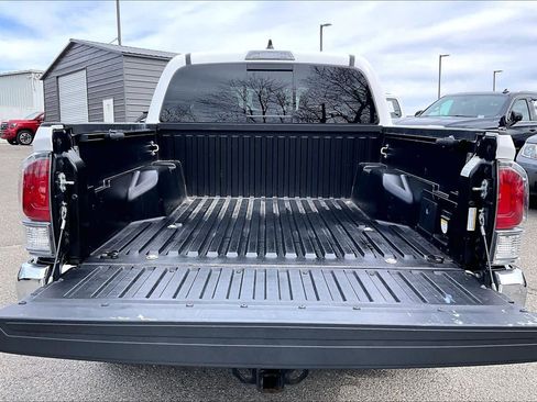 Used 2023 Toyota Tacoma TRD Off-Road AWD/4WD image 30