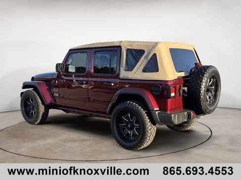 Used 2022 Jeep Wrangler Unlimited Sahara image 5
