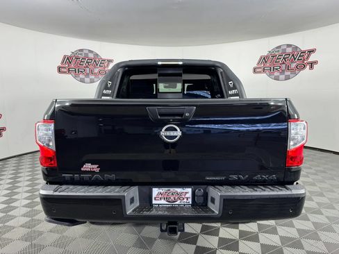 Used 2024 Nissan Titan SV w/ SV Convenience Package AWD/4WD image 6