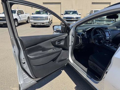 Used 2020 Nissan Murano SV FWD image 21