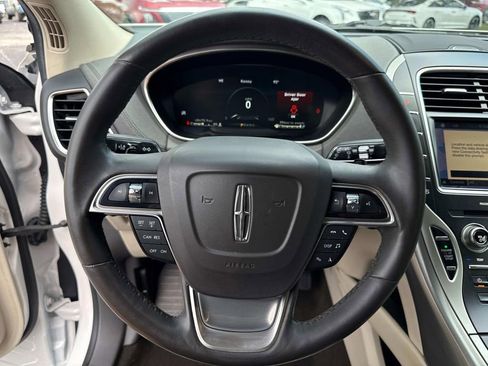 Used 2019 Lincoln Nautilus Select image 26
