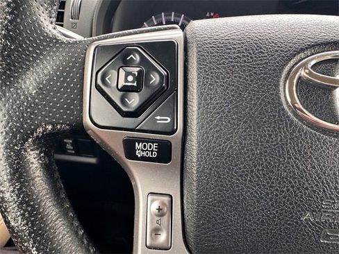 Used 2014 Toyota 4Runner SR5 image 19