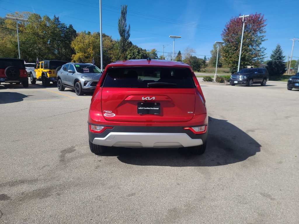 Certified 2025 Kia Niro LX FWD image 5