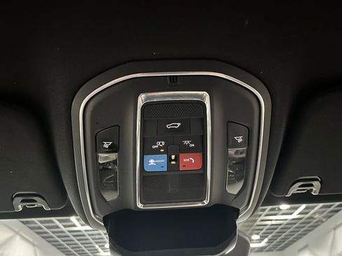 Used 2024 Jeep Wagoneer L Series II w/ Flexible Seating Group image 24