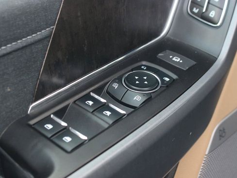 Used 2023 Ford F250 Lariat w/ Sport Appearance Package AWD/4WD image 15