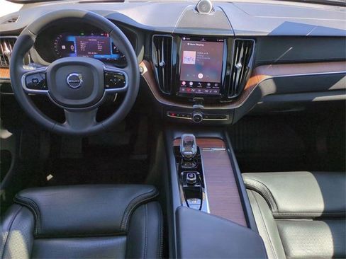 Certified 2023 Volvo XC60 B5 Ultimate w/ Protection Package Premier image 11