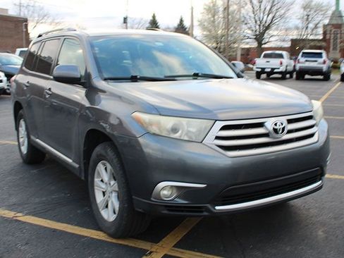 Used 2013 Toyota Highlander SE image 4