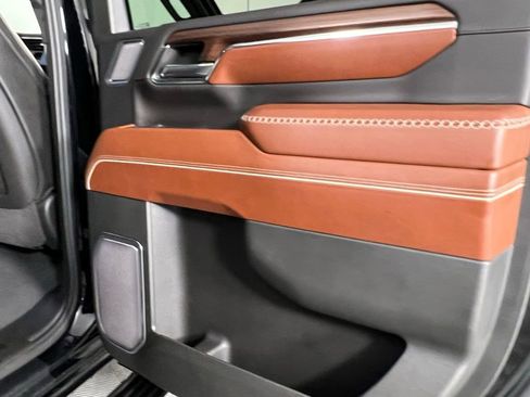 Used 2024 GMC Sierra 3500 Denali Ultimate image 28