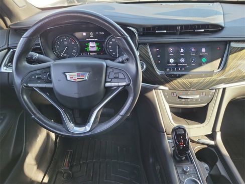 Used 2020 Cadillac XT6 Premium Luxury image 4