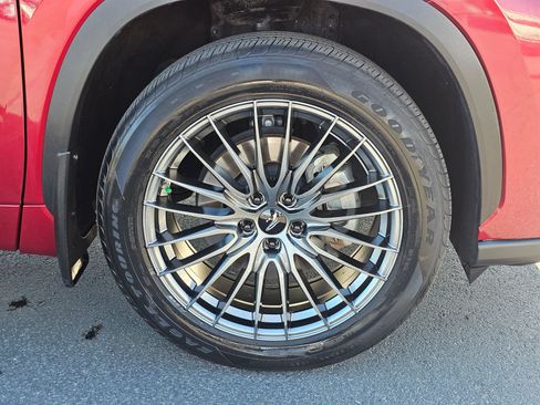 Used 2021 Toyota Highlander Limited image 9