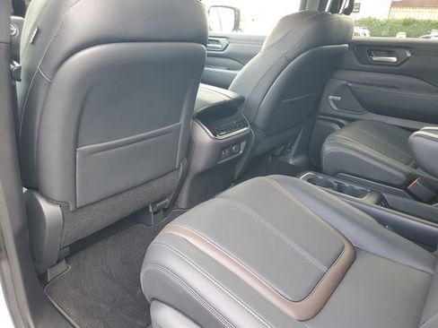 Used 2025 Nissan Armada SL w/ Captain's Chari Seat Package RWD image 22