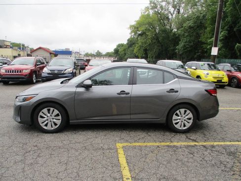 Used 2024 Nissan Sentra S FWD image 11