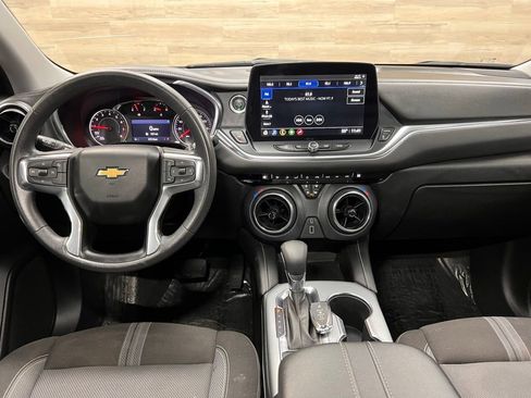 Used 2023 Chevrolet Blazer LT image 2