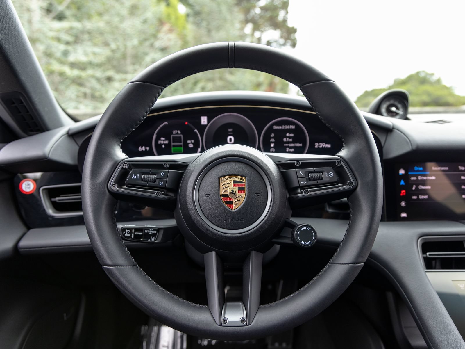 Certified 2025 Porsche Taycan AWD/4WD image 28