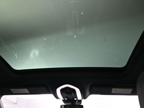 Certified 2023 Porsche Macan image 26