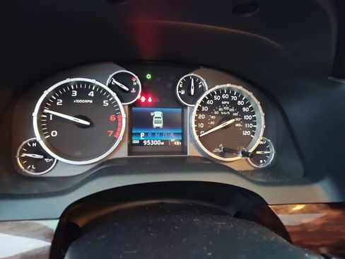 Used 2017 Toyota Tundra Limited AWD/4WD image 11