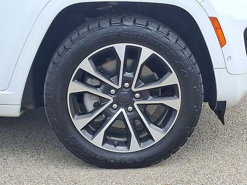 Used 2021 Jeep Grand Cherokee L Overland w/ Luxury Tech Group IV AWD/4WD image 8