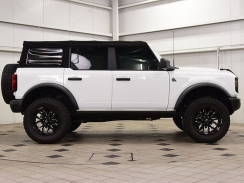 Used 2022 Ford Bronco Black Diamond w/ Sasquatch Package image 8