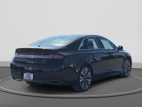 Used 2017 Lincoln MKZ Reserve image 4