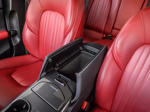 Used 2018 Maserati Ghibli image 34