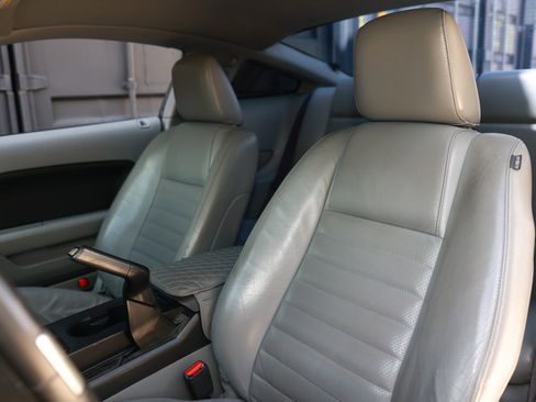 Used 2006 Ford Mustang GT Premium RWD image 9