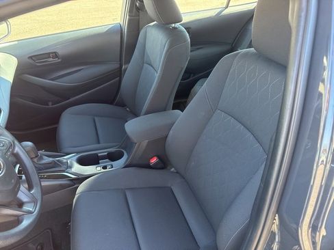 Used 2025 Toyota Corolla LE image 21
