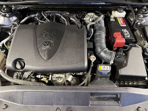 Used 2019 Toyota Camry XSE FWD image 28