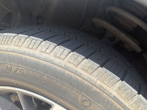 Used 2017 Toyota Highlander XLE image 10