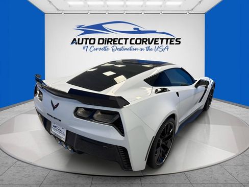Used 2018 Chevrolet Corvette Z06 w/ Carbon 65 Edition RWD image 37