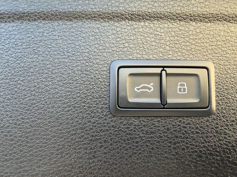 Used 2023 Audi SQ5 Premium Plus w/ Premium Plus Package image 8