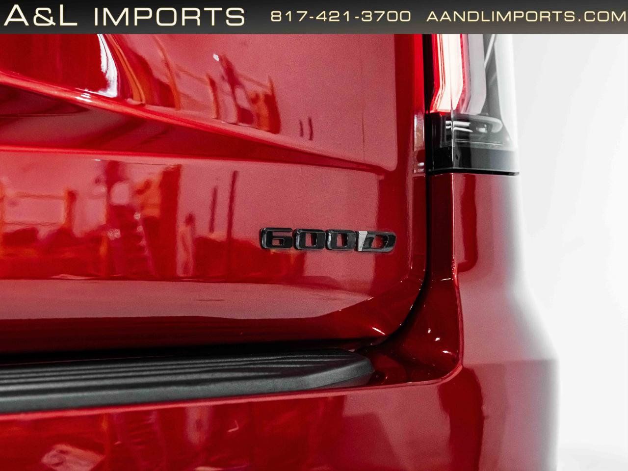 Used 2024 Cadillac Escalade ESV Premium Luxury AWD/4WD image 24