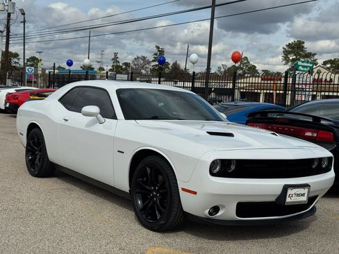 Used 2018 Dodge Challenger R/T Plus image 7