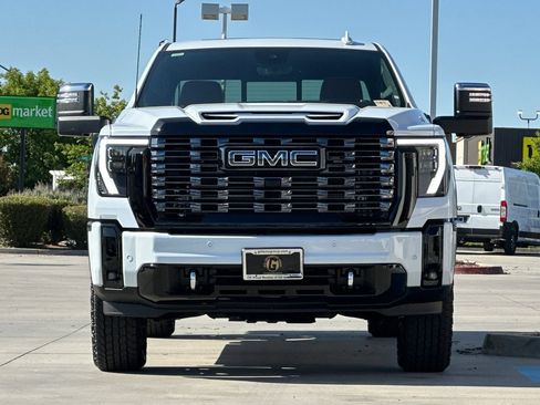 New 2026 GMC Sierra 2500 Denali Ultimate w/ LPO, Black Badging Package AWD/4WD image 10
