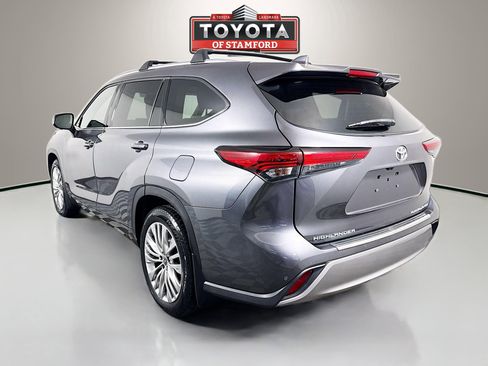 Used 2023 Toyota Highlander Platinum AWD/4WD image 5