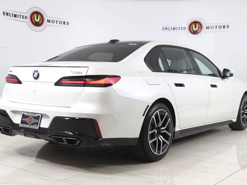 Used 2025 BMW 760i xDrive AWD/4WD image 3
