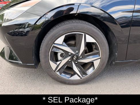 Used 2023 Hyundai Elantra SEL w/ Convenience Package FWD image 9