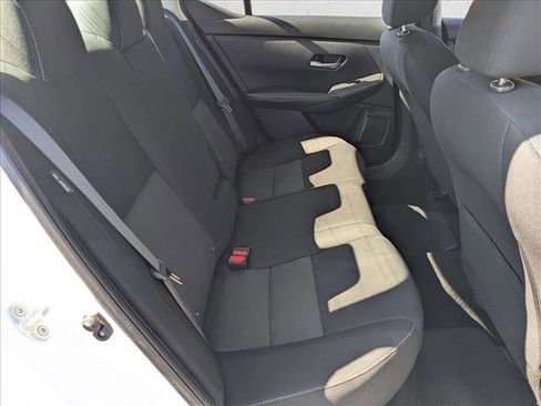 Used 2022 Nissan Sentra SV FWD image 18