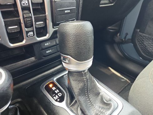 Used 2024 Jeep Gladiator Sport AWD/4WD image 26