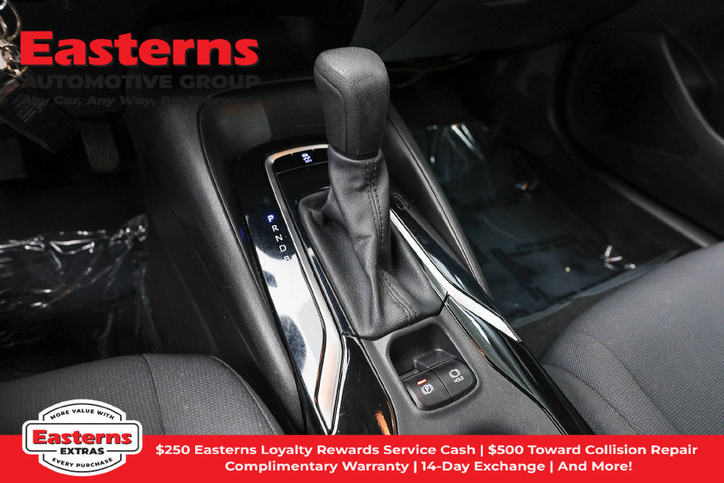 Used 2021 Toyota Corolla LE w/ Carpet Mat Package (TMS) FWD image 13