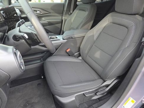 Certified 2026 Chevrolet Equinox EV LT image 29