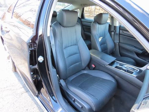 Certified 2019 Honda Accord Touring image 18