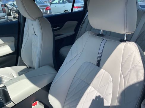 New 2026 Nissan Sentra SL w/ Floor Mat Package FWD image 9