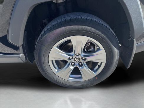Used 2024 Toyota RAV4 XLE w/ Convenience Package FWD image 43