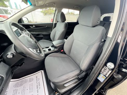 Used 2020 Kia Sorento LX FWD image 11