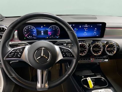 Used 2025 Mercedes-Benz CLA 250 4MATIC image 12