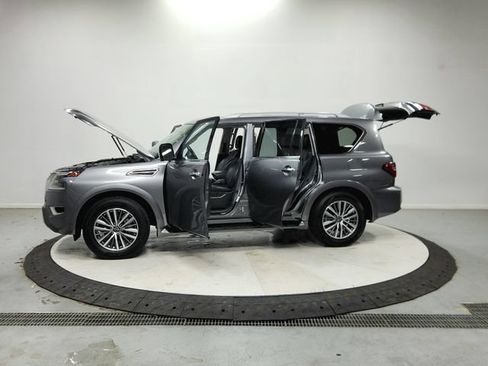 Used 2024 Nissan Armada SL AWD/4WD image 13