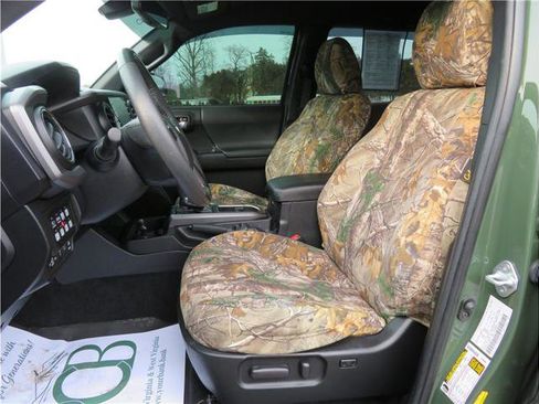 Used 2021 Toyota Tacoma TRD Off-Road image 22