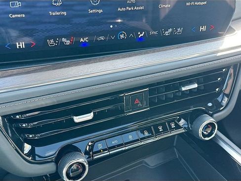 New 2026 Chevrolet Suburban High Country w/ Sun And Tow Package AWD/4WD image 17