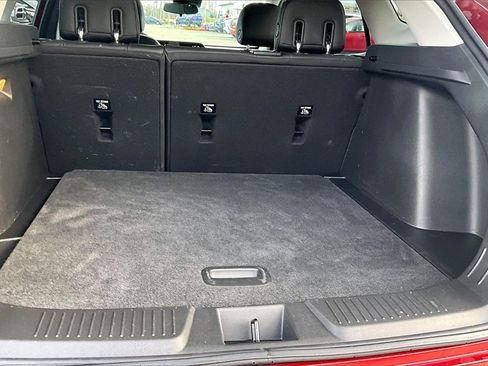 Used 2024 Chevrolet Trax LT w/ Sunroof Package image 24